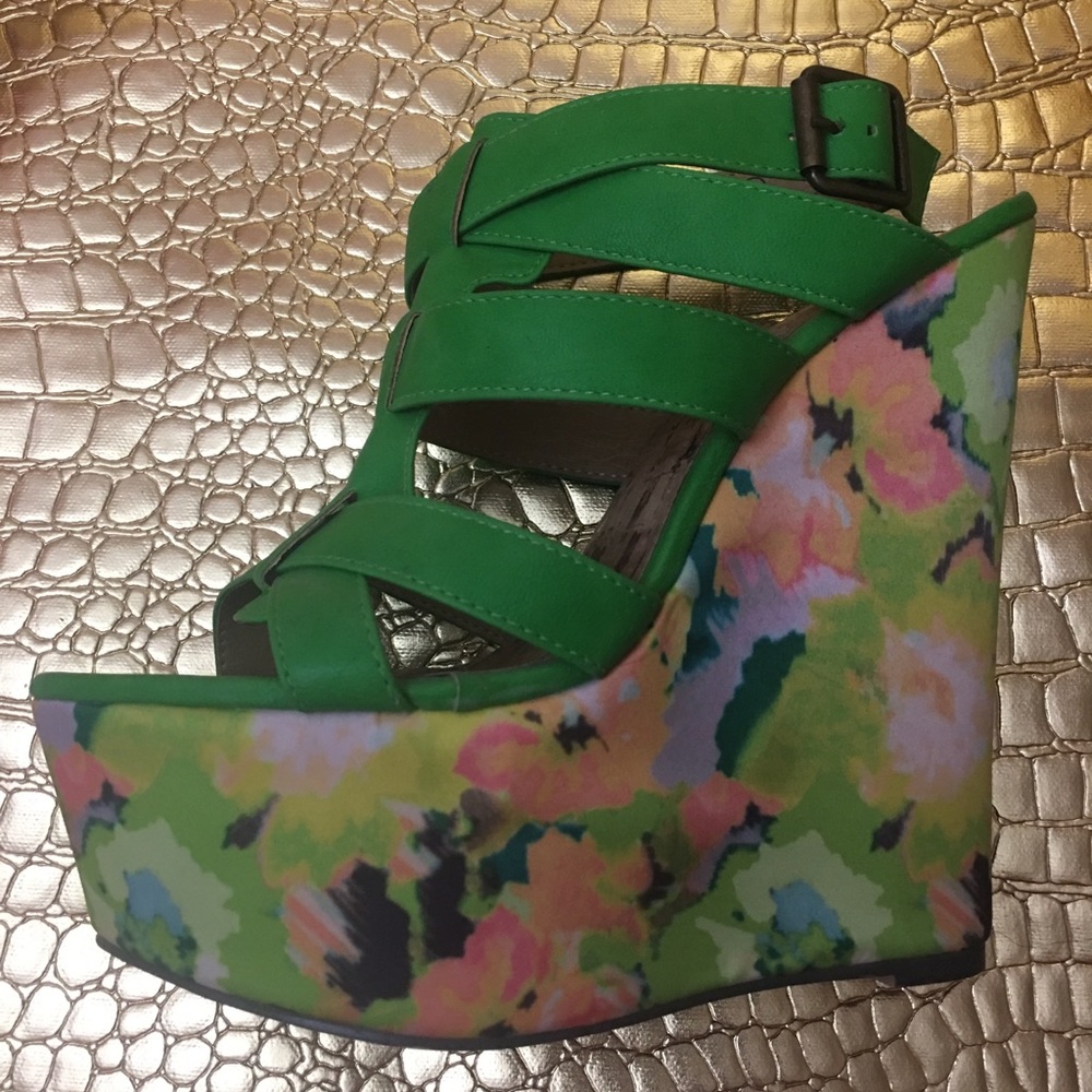 LILIANA Green Floral Wedges